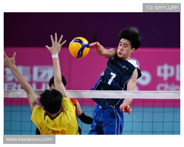 深圳排球队荣登排球战术排行榜第三名展现实力与团队合作精神 深圳排球队荣登排球战术排行榜第三名展现实力与团队合作精神