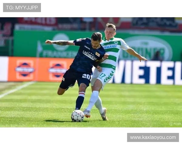 圣保利与科隆竞技的激烈对决揭示了德乙联赛的竞争魅力与球队实力的较量 圣保利与科隆竞技的激烈对决揭示了德乙联赛的竞争魅力与球队实力的较量